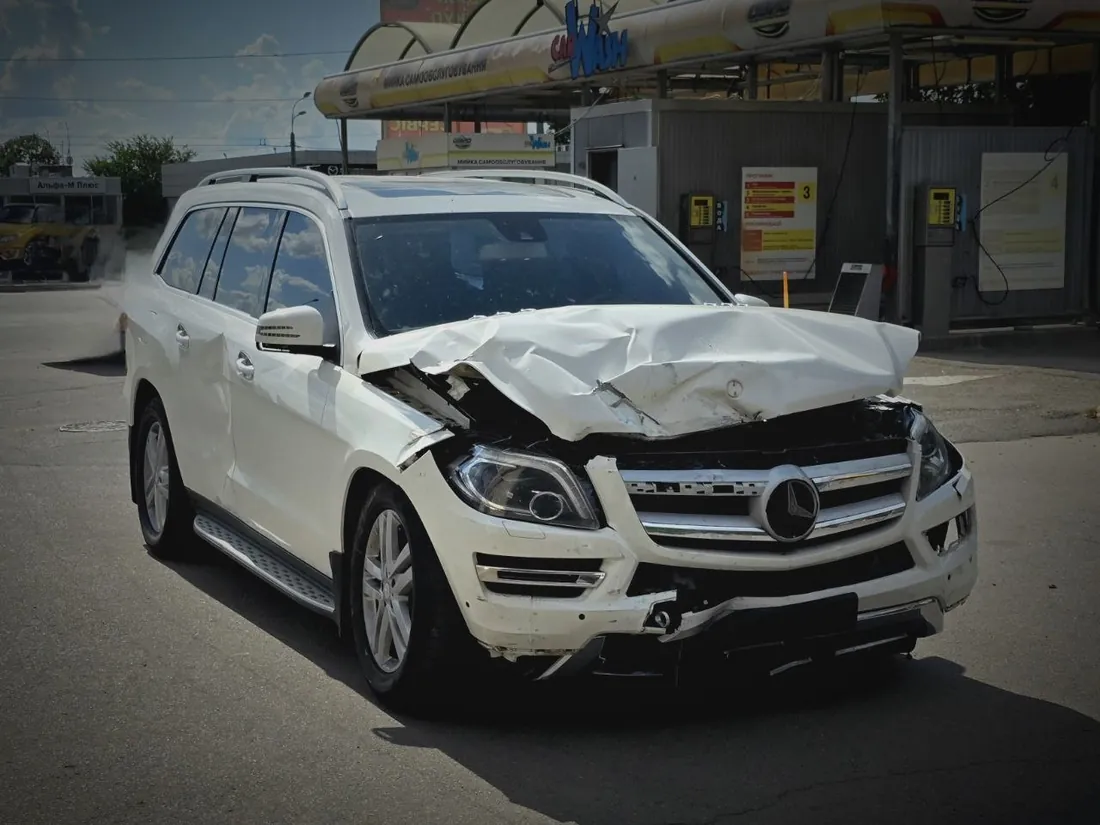 Бите авто Mercedes після ДТП — викуп у Харкові